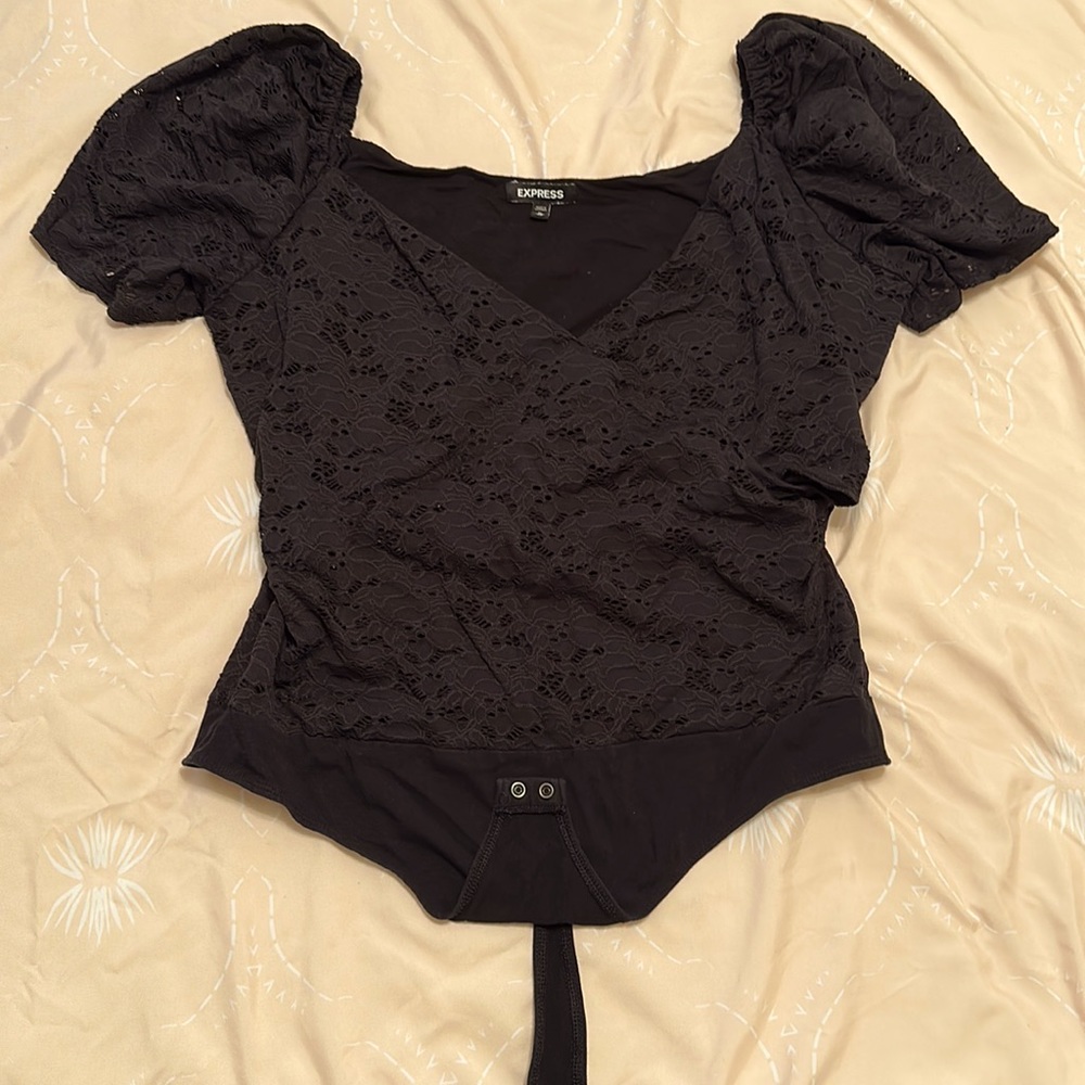 Express Short sleeve thong body suit extra large in black lace